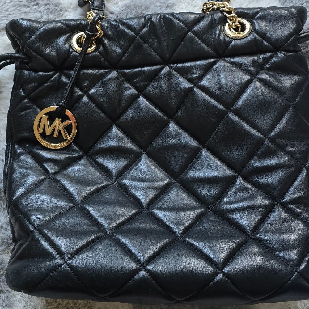 Michael Kors Hobo